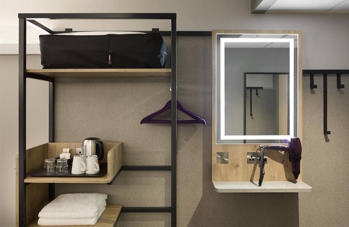 Hanger Hill Hotel | Premier Inn London Hanger Lane