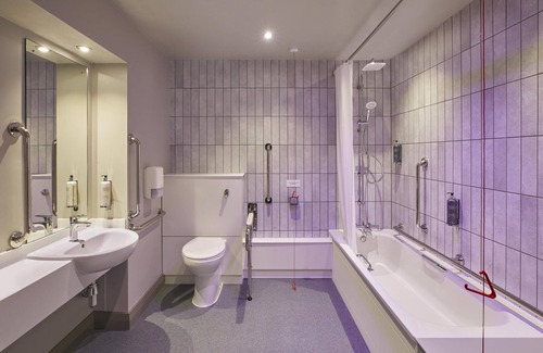 Hanger Hill Hotel | Premier Inn London Hanger Lane