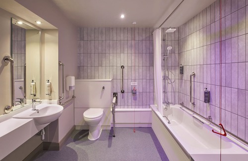 Merton Hotel | Premier Inn London Wimbledon South