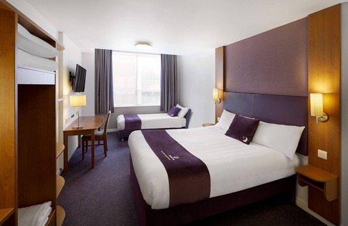 Great Houghton Hotel | Premier Inn Northampton Bedford Rd/A428