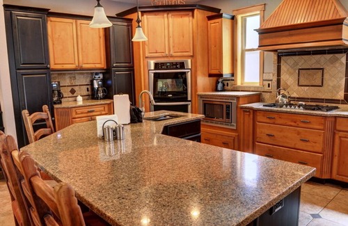 Deer Park House | Premier Luxury Home: 6 BR/7 BA/Hot Tub/Game Room/Free Nights/Level 2 EV Charging