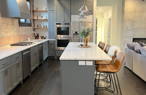 Lincoln Condo | Premier penthouse w Private Rooftop near Memorial Stadium & Pinnacle Arena!