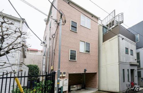 Yoyogi Apartment | Premier suite Yoyogi front detached house