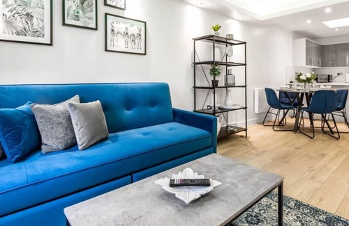 Rushmoor District Apartment | Premium 1 bed 1 bath APT in Aldershot, Parking