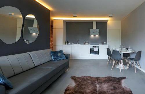 Krakow Apartment | Premium Apartment for Jewish Quarter & Old Town plus Pool