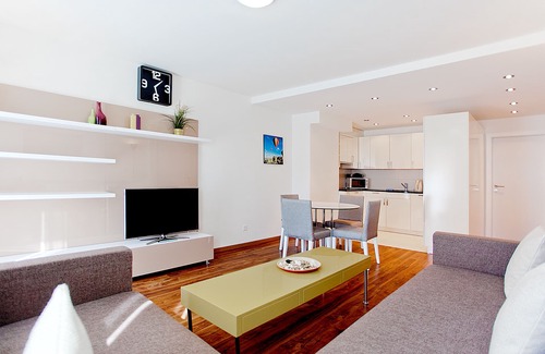 Sihlfeld Apartment | Premium Apartments by Livingdowntown