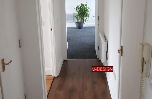 Luton Apartment | Premium Bachelor Pad for Contractors