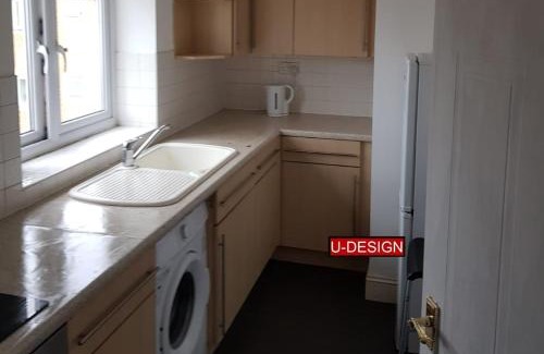 Luton Apartment | Premium Bachelor Pad for Contractors
