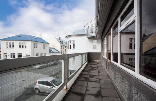 Vesturbær Apartment | Premium Central Apartment with 2 bathrooms