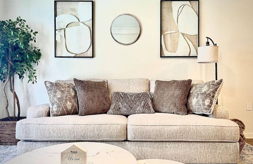 Cary House | Premium Lakeside Living