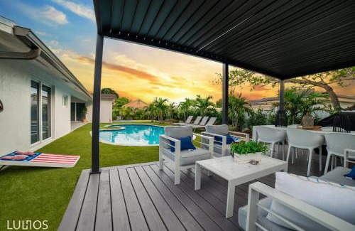 West Perrine House | Premium Miami Villa Resort Pool, Golf & BB Court L05