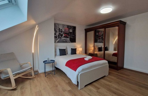 Hettange-Grande Villa | Premium Room 6 London