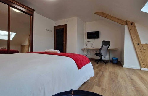 Hettange-Grande Villa | Premium Room 6 London