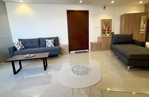 Ash Shati Apartment | Premium Studio Sea View استديو فاخر بإطلالة جزئية