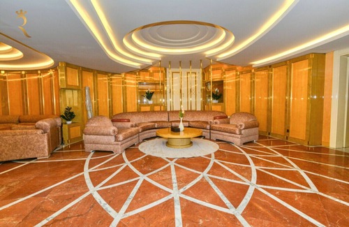 Al Danah Apartment | Presidential Penthouse: Vintage Italian Elegance
