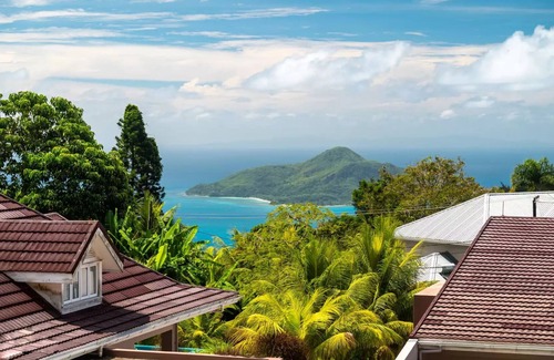 Mahe Island House | Presidential Suite in Deluxe Pool Villa - Cliff Hanger