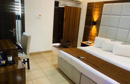 Mushin Hotel | Presken Residence annex
