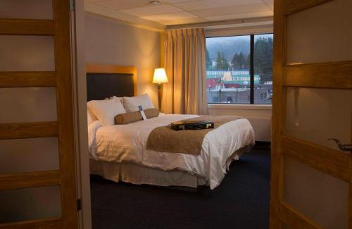 Prince Rupert Hotel | Prestige Oceanview Hotel Prince Rupert
