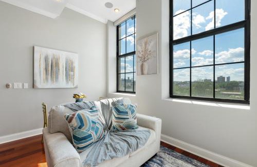 Olde Kensington Apartment | Prestigious 1br W Rooftop Pool