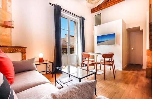 Bordeaux Sud Apartment | Pretty 2 bedroom duplex apartment full of charm