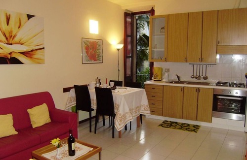 Orta San Giulio Apartment | PRETTY CENTRAL APARTMENT, HISTORIC CENTER WITH PARTIAL LAKE VIEW
