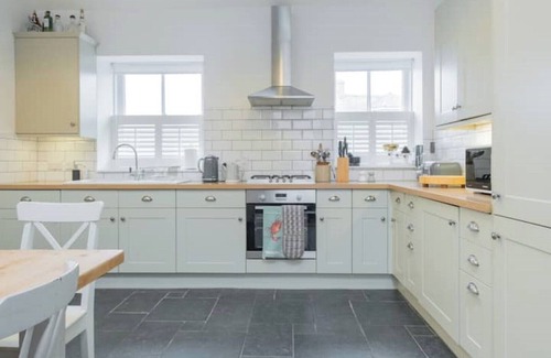 Buckie Cottage | Pretty cottage on Moray coast: walks & whisky