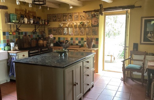 Saint-Antonin Noble Val House | Pretty country house near Saint Antonin with large outdoor living room