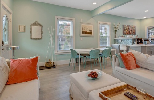 Bergenfield House | Pretty, efficient & well-appointed private home - Spacious deck for entertaining
