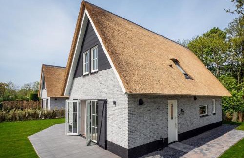 De Koog House | Pretty Holiday Home in De Koog Texel with Garden