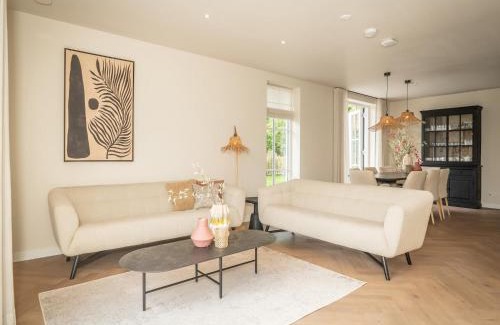 De Koog House | Pretty Holiday Home in De Koog Texel with Garden