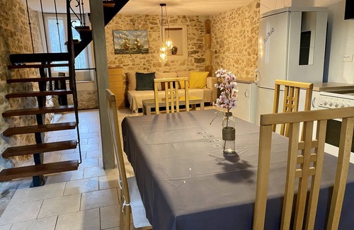 Fontcouverte House | Pretty renovated house in rural village