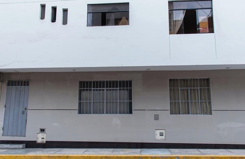 Callao Apartment | Pretty Room a few Steps From Lima Airport