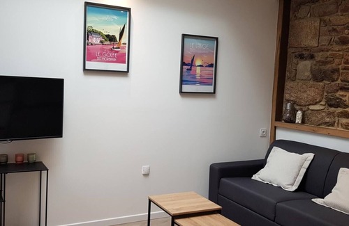 Hennebont Apartment | PRETTY T2 ON THE GROUND FLOOR, INDEPENDENT, QUIET, REFURBISHED, WITH TERRACE