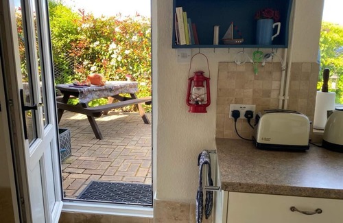 Langham Cottage | Pretty traditional brick and flint dog friendly country cottage 2 miles Blakeney