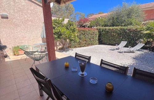 Prunete Villa | Pretty villa with garden, in a residence with swimming pool, 100 m from the beach
