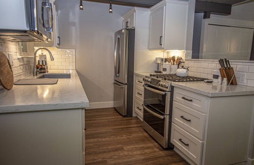Sunnyside Cabin | Price Haus by Hauserman Rentals