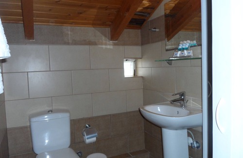 Loutra Ypatis Hotel | Prigipikon Suites & Lofts