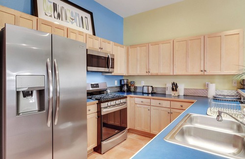 Barelas House | Prime Downtown location, steps to zoo, grocery, Century Rio 14, restaurants