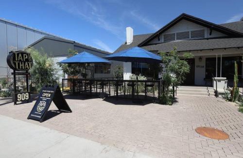 Roosevelt Apartment | Prime DTPH Location w Pool