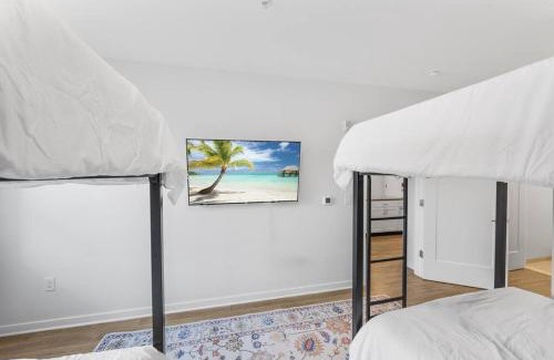 Hackensack River Waterfront Apartment | Prime Jersey City Condo Gorgeous and Spacious 2 Bed 2 Bath