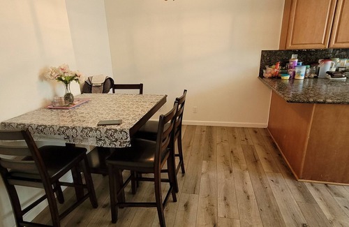 Pleasanton House | Prime location - 2-bedroom townhome in Pleasanton with AC, WiFi