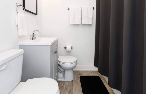 Wrigleyville Apartment | Prime Location! 2BR Near Wrigley