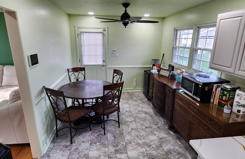 Belmont House | Prime Location! Cozy 2-Bedroom Stay Near Restaurants & Attractions