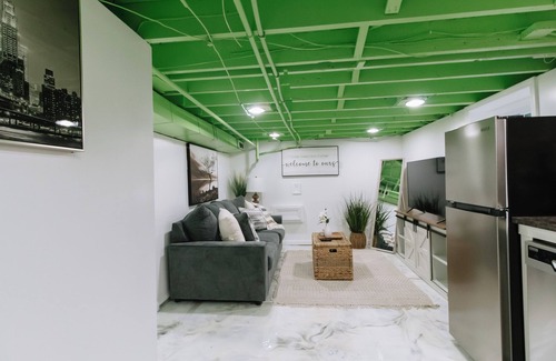 Northeast Kansas City Apartment | Prime location, Comfy, Guest Suite, Spacious