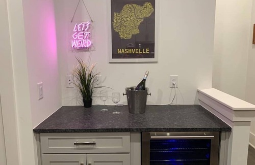 Nashville Apartment | Prime location to all of booming Nashville
