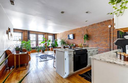 Italian Village Apartment | Prime Location Top Rated Clean Parking Free!