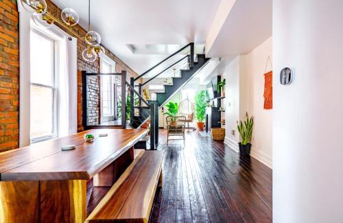 Italian Village House | Prime Location Top Rated Clean Parking Free!