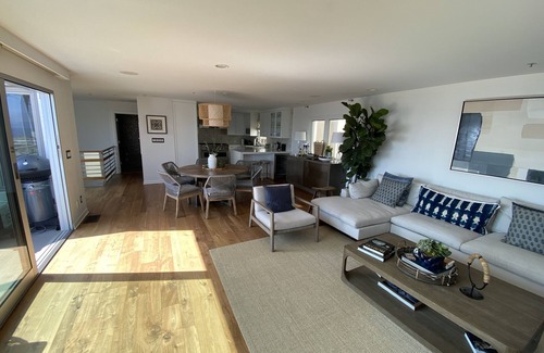 Gas Lamp Section House | Prime Manhattan Beach Location, Blocks from Beach, Panoramic View Home