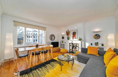 Colville Apartment | Prime Notting Hill, luxurious 2 beds, roof terrace