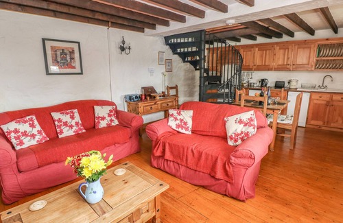 Milford Haven Cottage | PRIMOSE COTTAGE, pet friendly, with a garden in Rosemarket